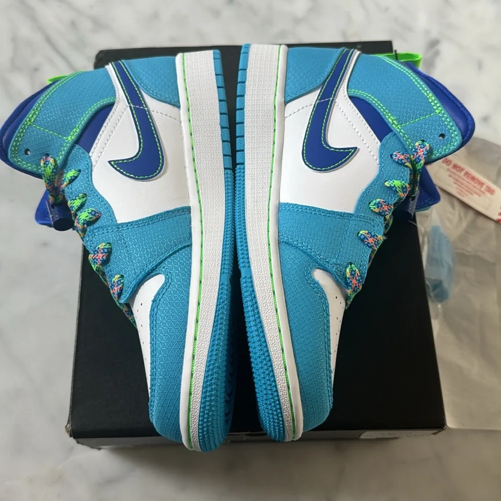 NIB Air Jordan 1 Mid SE ‘Sprite’ - Picture 2 of 5